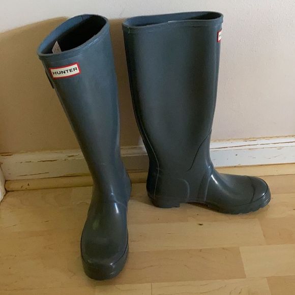 Hunter Rain Boots and Socks - Picture 2 of 5